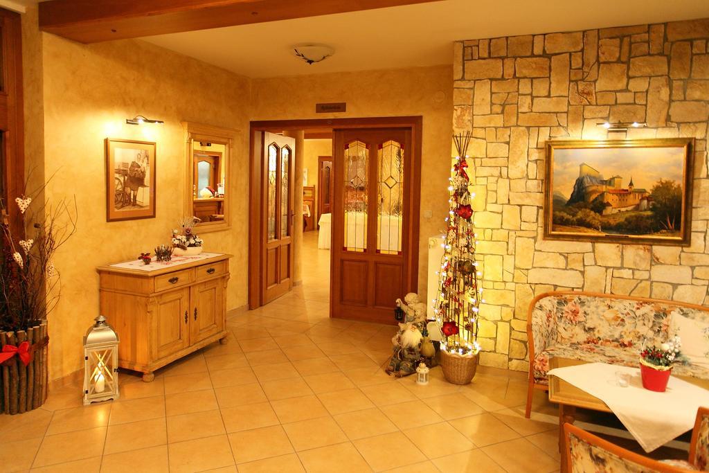 Hotel Julianin Dvor 3*